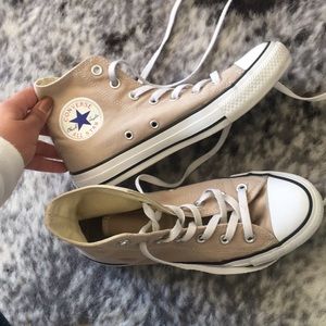 Nude Converse
